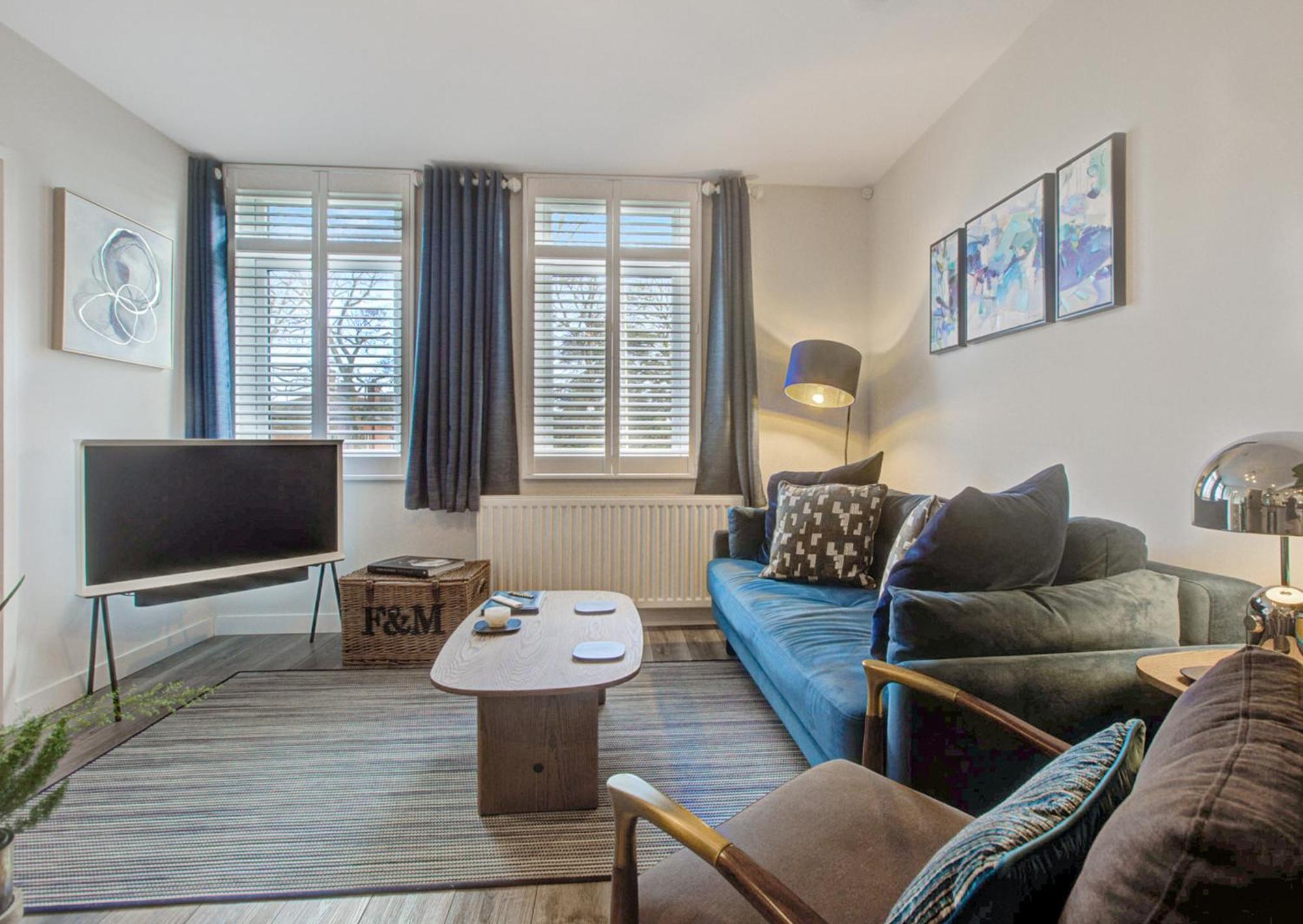 Stylish, Business Traveller Friendly Apartment, With Free Parking And Netflix Farnborough  Eksteriør billede