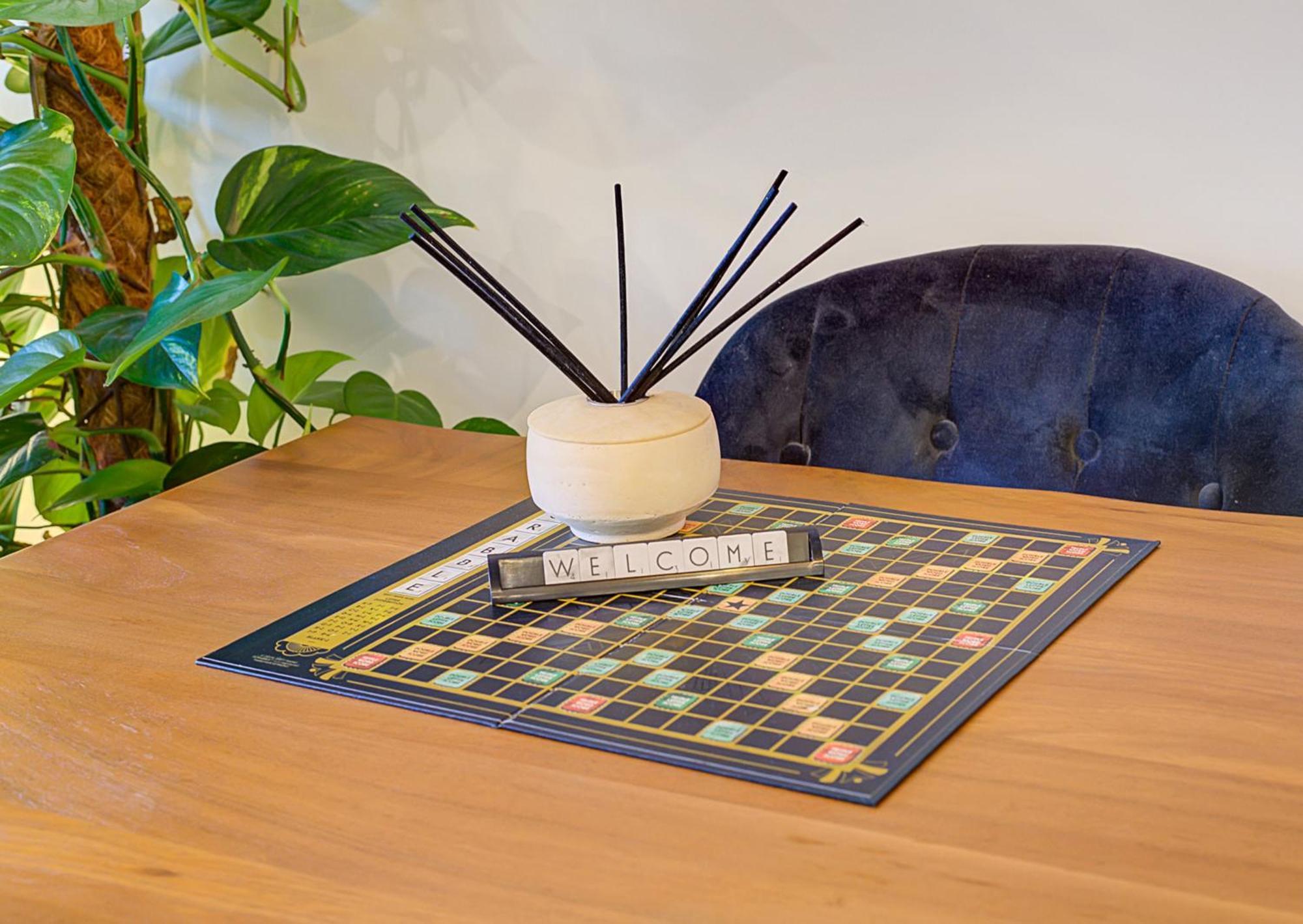 Stylish, Business Traveller Friendly Apartment, With Free Parking And Netflix Farnborough  Eksteriør billede
